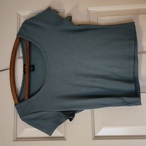 Justify size large green short sleeve crop top